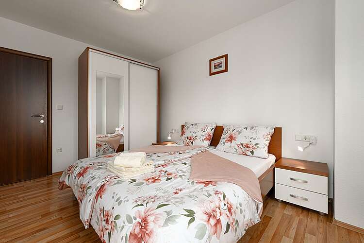 Schlafzimmer — Apartman Nina 1 &#151; Dračevac, Poreč (Ferienwohnung) (32/40)