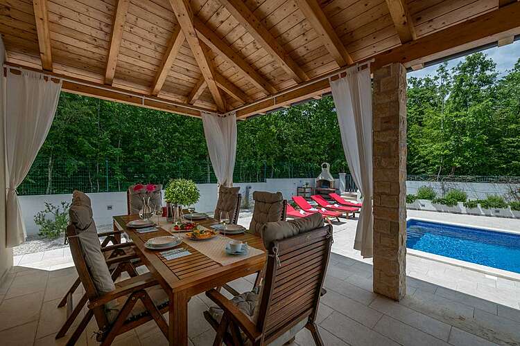 Terras / Balkon — Villa LeDa &#151; Belavići, Barban, De oostelijke kust van Istrië (Villa met zwembad) (35/43)