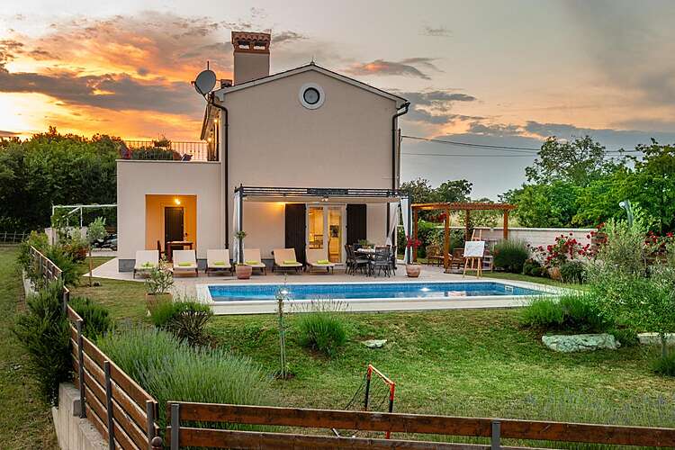 Außenseite — Villa Cicibella &#151; Puntera, Barban, Ostküste Istriens (Villa mit Pool) (1/40)