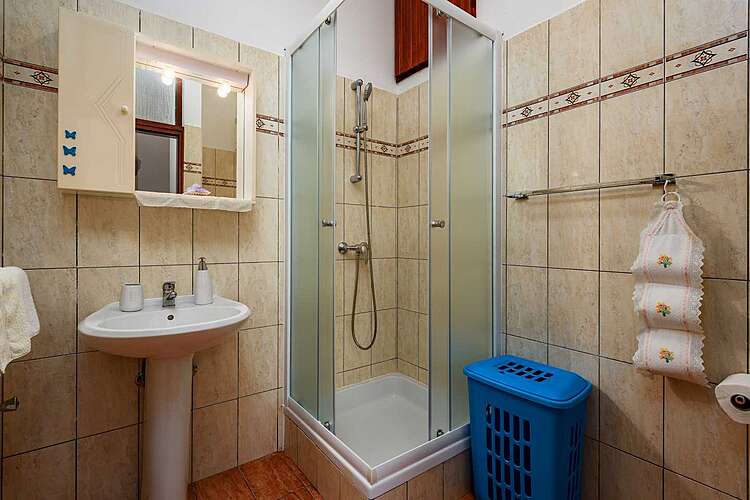 Bathroom — Villa Greis &#151; Momjan, Buje, Umag-Novigrad (Holiday home) (18/40)