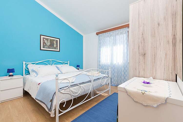 Bedroom — Villa Greis &#151; Momjan, Buje, Umag-Novigrad (Holiday home) (25/40)
