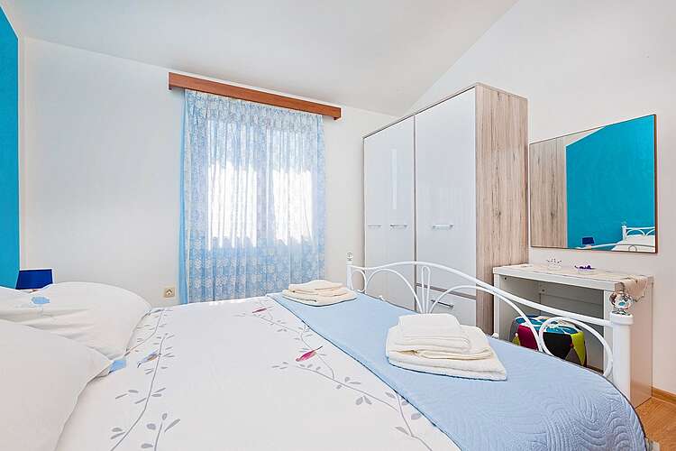 Bedroom — Villa Greis &#151; Momjan, Buje, Umag-Novigrad (Holiday home) (26/40)