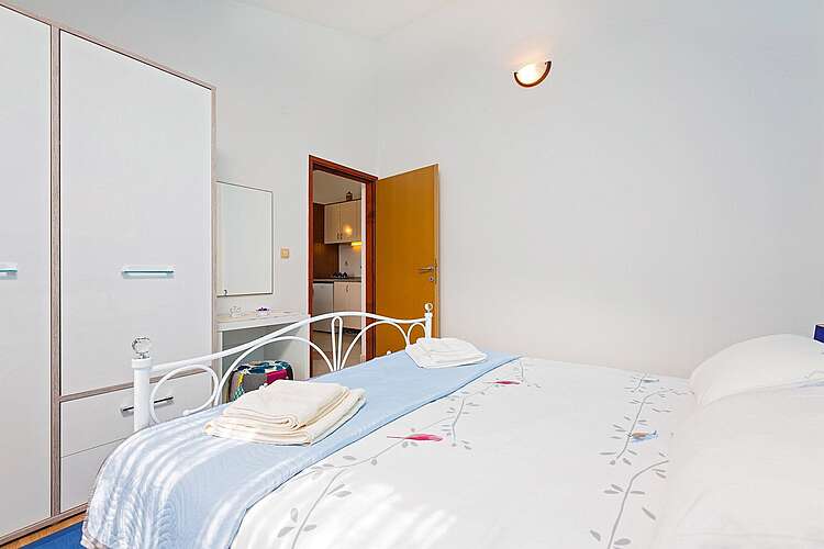 Bedroom — Villa Greis &#151; Momjan, Buje, Umag-Novigrad (Holiday home) (27/40)
