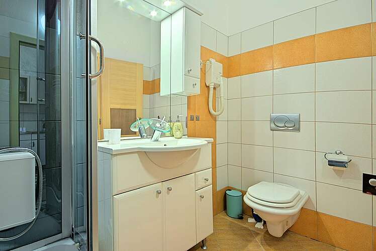 Bathroom — Evan &#151; Varvari, Poreč (Apartment) (10/22)