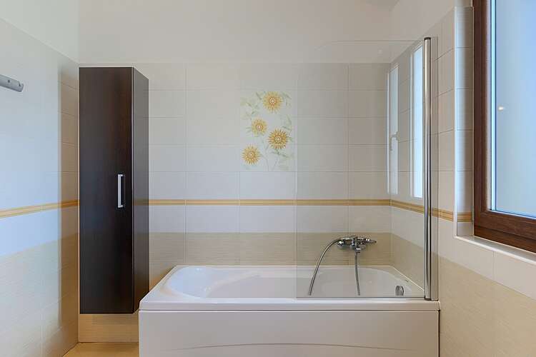 Bathroom — House Leticia &#151; Valbandon, Fažana, Pula-Medulin (Villa with pool) (31/45)