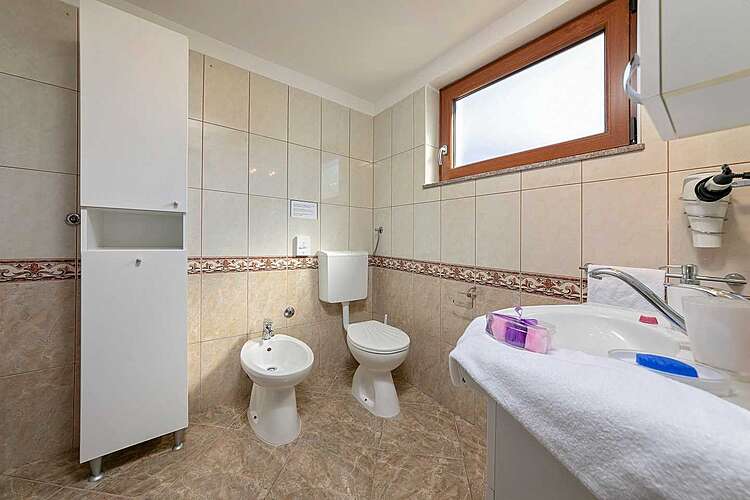 Bathroom — Villa Vittorio &#151; Rovinjsko selo, Rovinj (Villa with pool) (25/39)