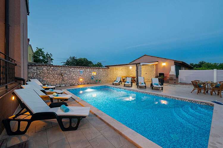 Swimming Pool — Villa Lara &#151; Belavići, Barban, East Coast of Istria (Holiday home) (10/47)