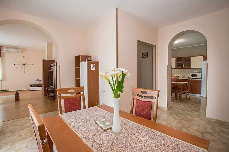 Dining Room — Villa Lara &#151; Belavići, Barban, East Coast of Istria (Holiday home) (25/47)