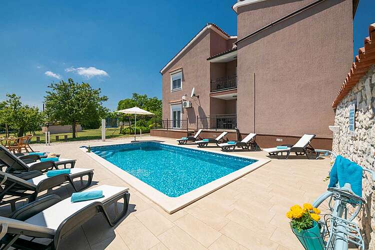 Swimming Pool — Villa Lara &#151; Belavići, Barban, East Coast of Istria (Holiday home) (8/47)