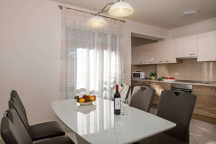 Dining Room — Magnolia Vinez &#151; Vinež, Labin, Rabac-Labin (Apartment) (13/32)