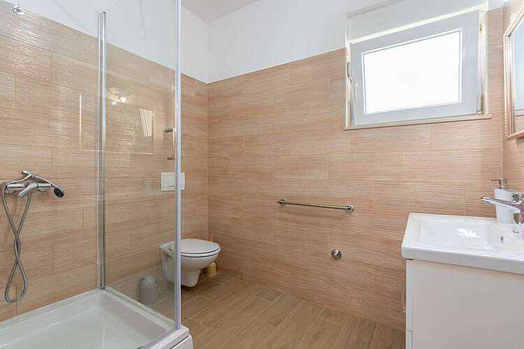 Bathroom — Villa Slava &#151; Matulji, Opatija, East Coast of Istria (Villa with pool) (28/42)