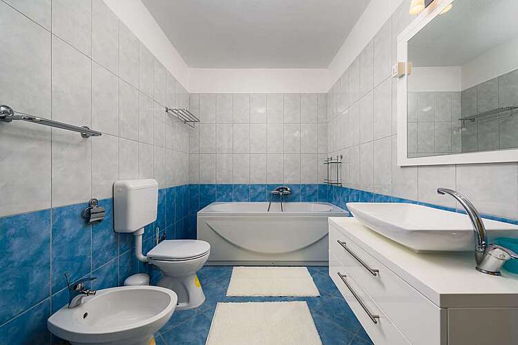 Bathroom — Villa Ester &#151; Kršan, Labin, Rabac-Labin (Villa with pool) (21/44)