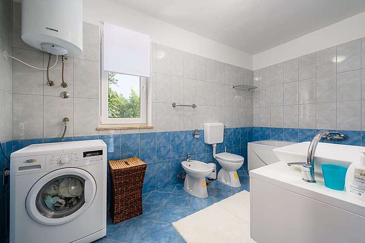 Bathroom — Villa Ester &#151; Kršan, Labin, Rabac-Labin (Villa with pool) (22/44)
