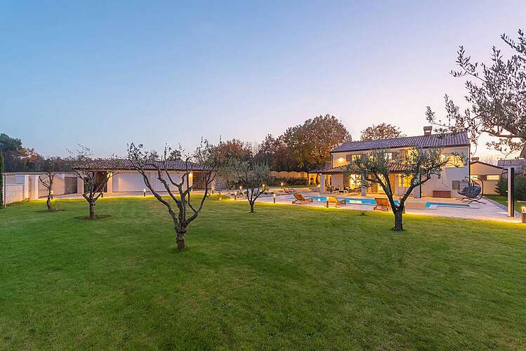 Garden — Villa Classica &#151; Perci, Tar-Vabriga (Villa with pool) (43/45)