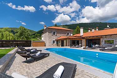 Villa Tina — Livade, Motovun (Villa met zwembad) - Exterieur